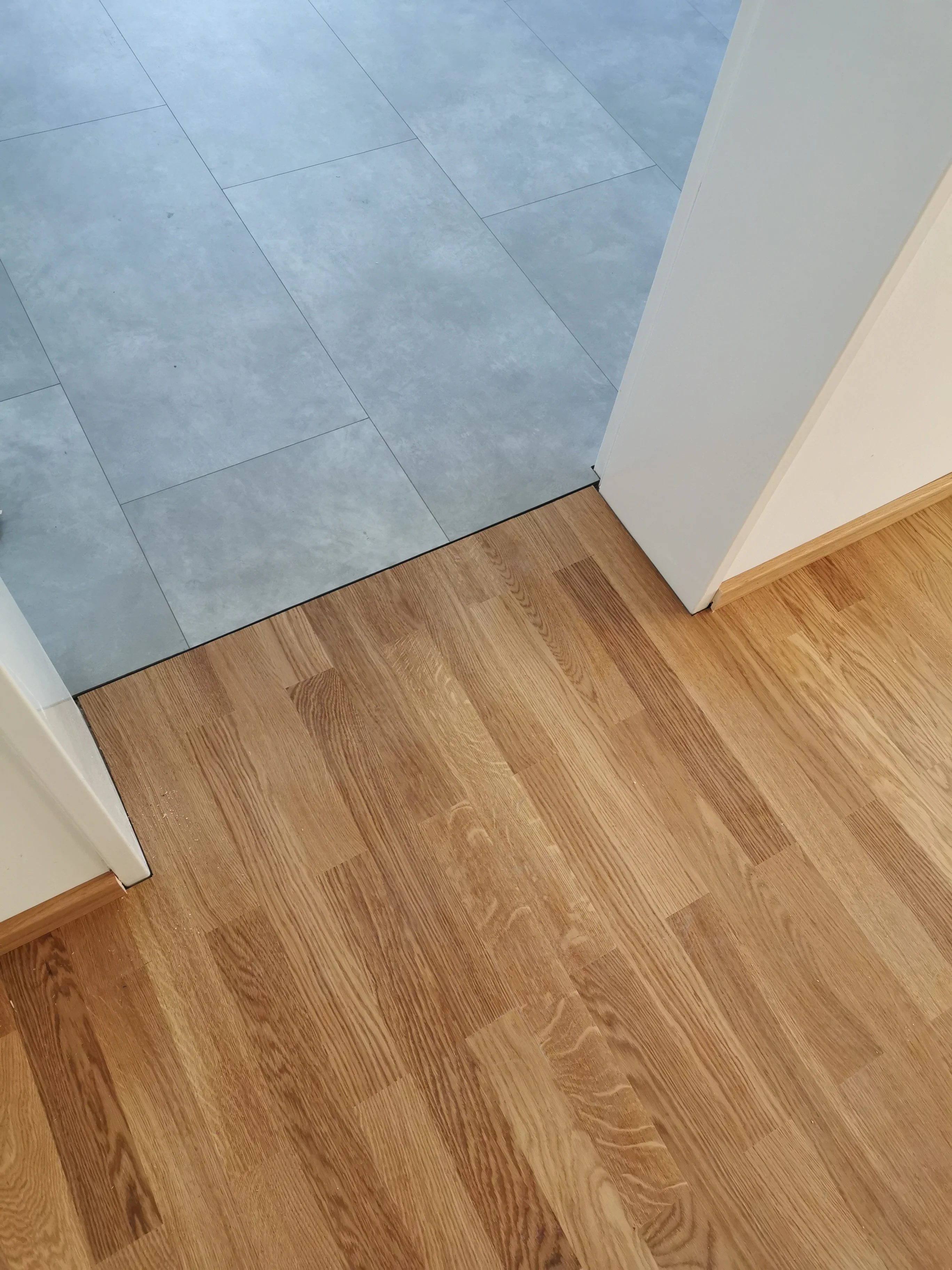 Eiche Massiv und Vinyl